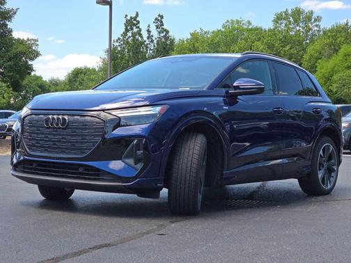 Navarra Blue Metallic 2023 Audi Q4 e-tron Premium 50 quattro