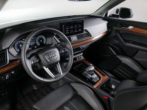 2023 Audi Q5 45 S line Prestige