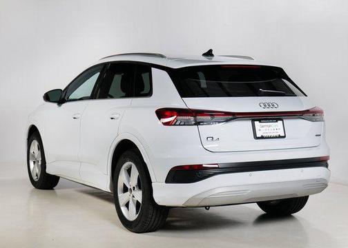 2022 Audi e-tron Premium Plus