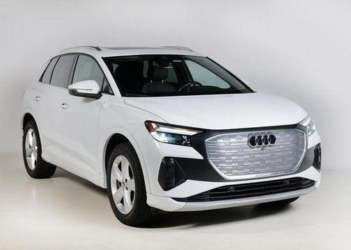 2022 Audi e-tron Premium Plus