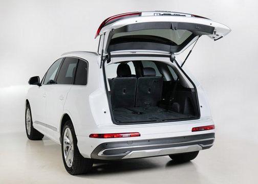 2022 Audi Q7 55 Premium Plus