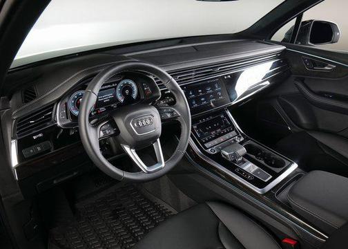 2025 Audi Q7 55 Premium Plus