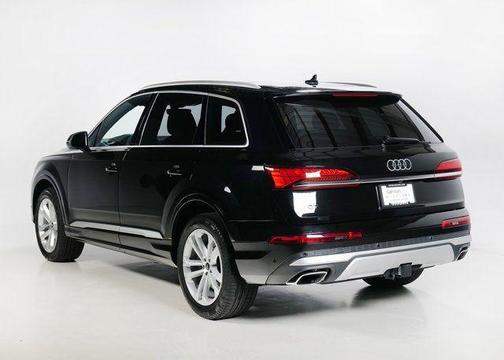 2025 Audi Q7 55 Premium Plus