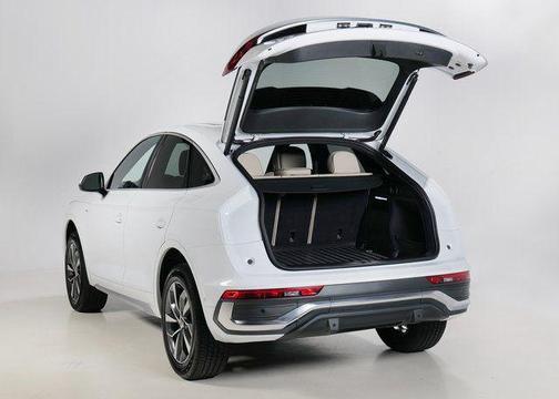 2023 Audi Q5 45 S line Prestige