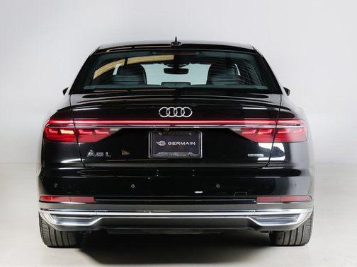 Mythos Black Metallic 2019 Audi A8 55