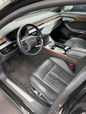 Mythos Black Metallic 2019 Audi A8 55