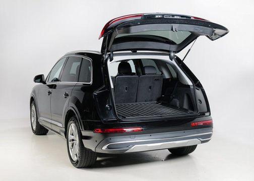 2022 Audi Q7 55 Premium Plus