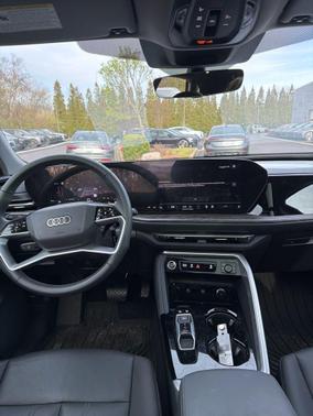 2025 Audi Q5 Premium TFSI quattro S tronic