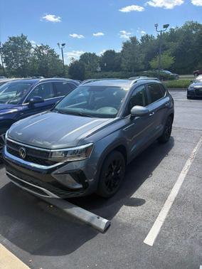 Pyrite Silver Metallic 2022 Volkswagen Taos 1.5T SE
