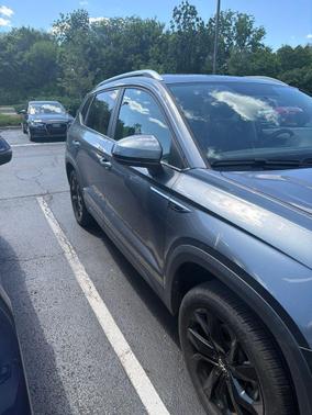 Pyrite Silver Metallic 2022 Volkswagen Taos 1.5T SE