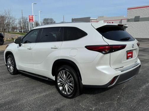2023 Toyota Highlander Platinum