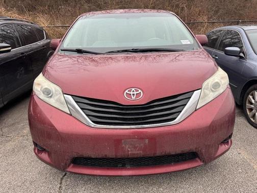 2014 Toyota Sienna LE