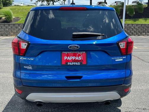 Lightning Blue Metallic 2019 Ford Escape Titanium