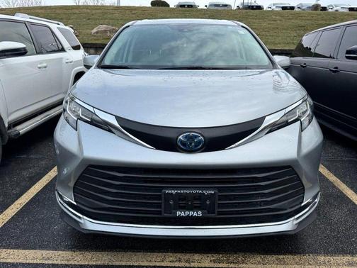 2022 Toyota Sienna XLE