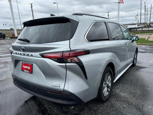2022 Toyota Sienna XLE