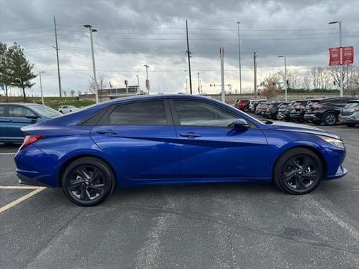 2021 Hyundai ELANTRA SEL