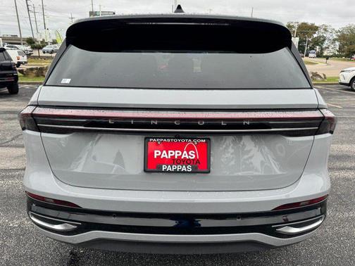 Gray Matter Metallic Clearcoat 2026 Lincoln Nautilus Reserve