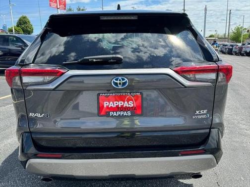 2022 Toyota RAV4 Hybrid SE