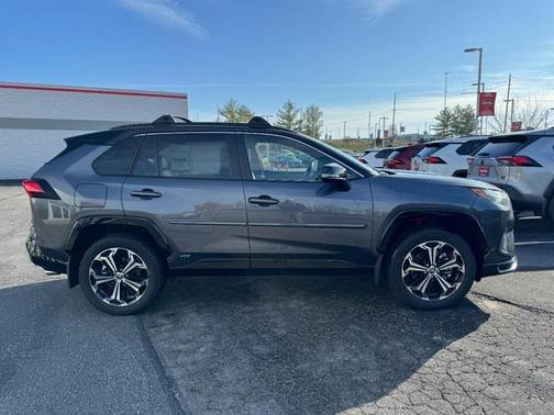 2025 Toyota RAV4 Hybrid SE