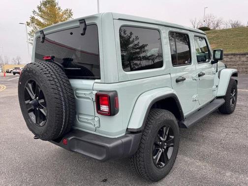 2023 Jeep Wrangler 4-Door Sahara Altitude 4x4