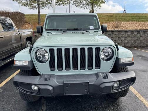 2023 Jeep Wrangler 4-Door Sahara Altitude 4x4
