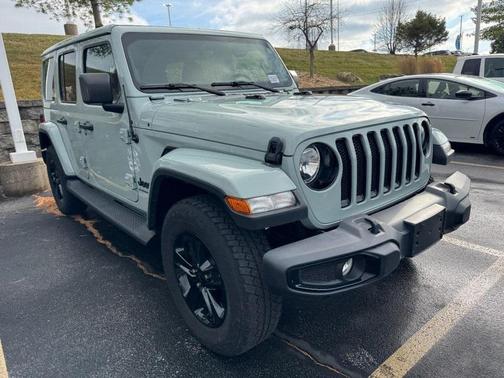2023 Jeep Wrangler 4-Door Sahara Altitude 4x4