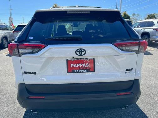 2025 Toyota RAV4 Hybrid XLE