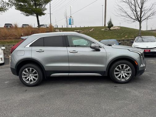 2023 Cadillac XT4 Premium Luxury