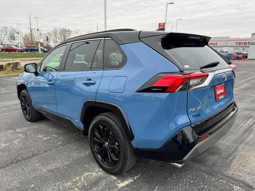 2022 Toyota RAV4 Hybrid SE