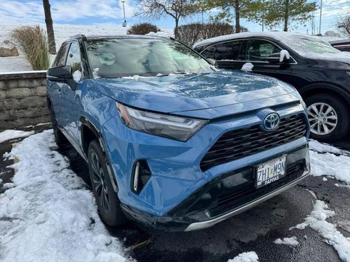 2022 Toyota RAV4 Hybrid SE