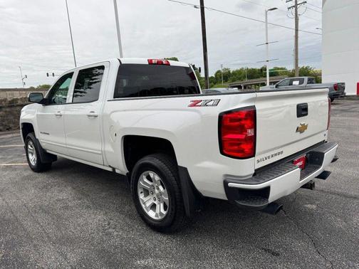 Iridescent Pearl Tricoat 2018 Chevrolet Silverado 1500 2LT