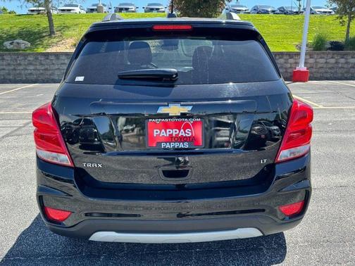 Mosaic Black Metallic 2020 Chevrolet Trax LT
