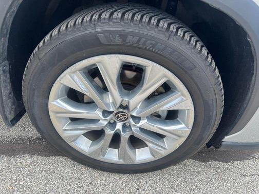 2022 Toyota Highlander Hybrid Limited