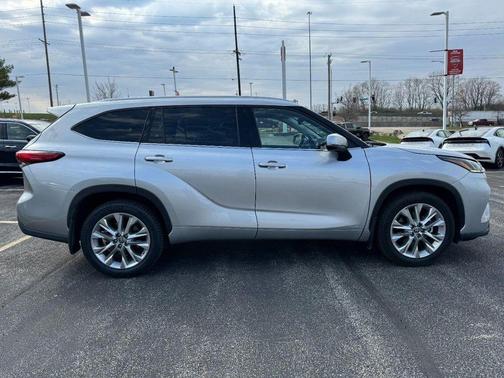 2022 Toyota Highlander Hybrid Limited