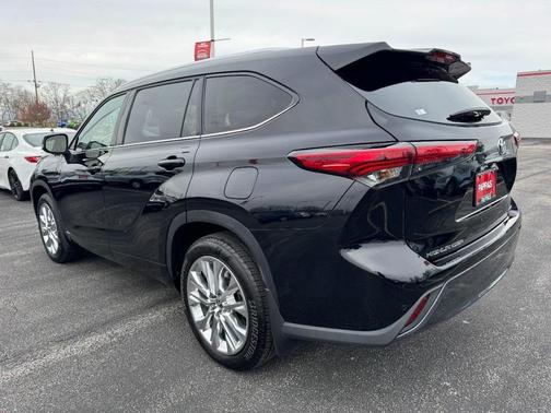 2023 Toyota Highlander Hybrid Limited