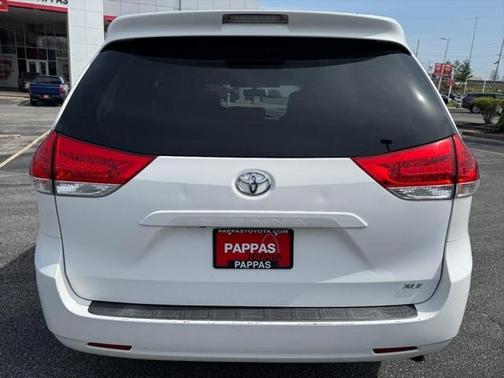 2011 Toyota Sienna XLE