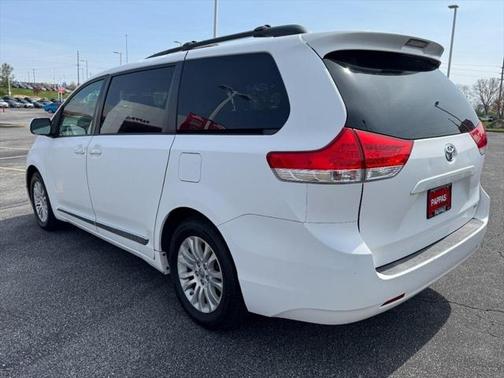 2011 Toyota Sienna XLE