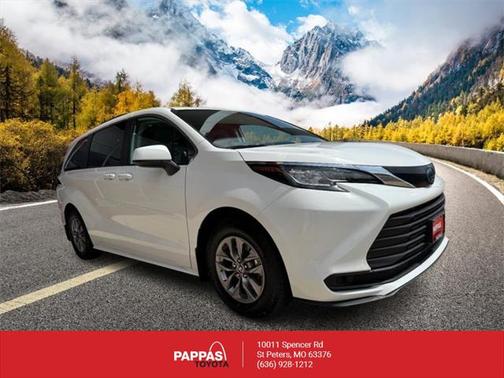 2023 Toyota Sienna LE