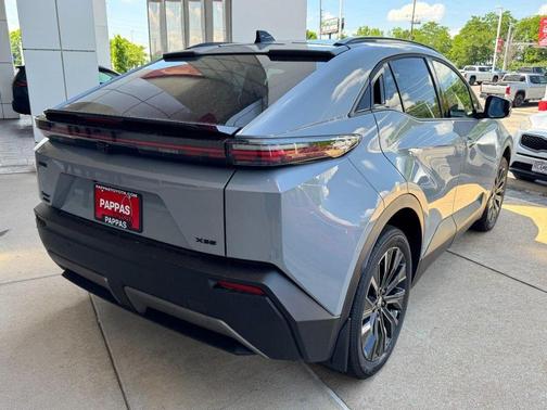 Cement 2026 Toyota C-HR XSE