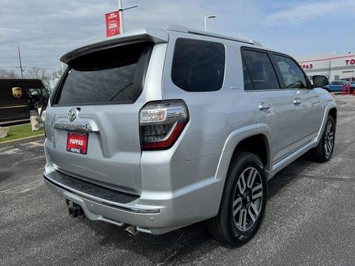 Classic Silver Metallic 2017 Toyota 4Runner Limited