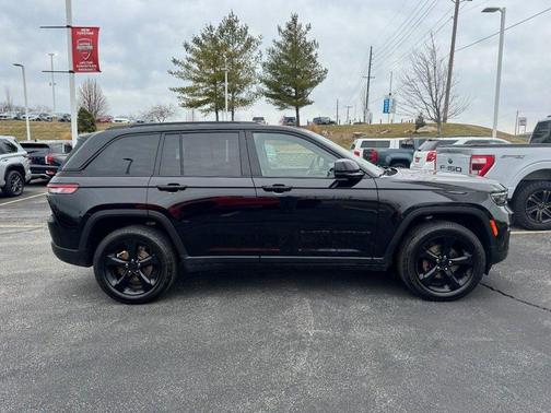 2023 Jeep Grand Cherokee Altitude