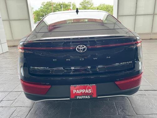 2025 Toyota Crown Platinum