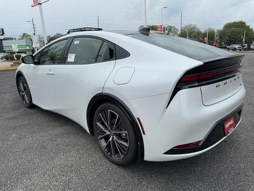 2025 Toyota Prius XLE
