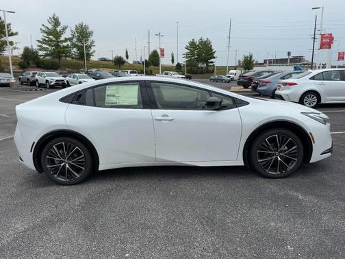 2025 Toyota Prius XLE