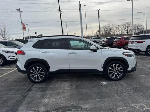 2022 Toyota Corolla Cross XLE