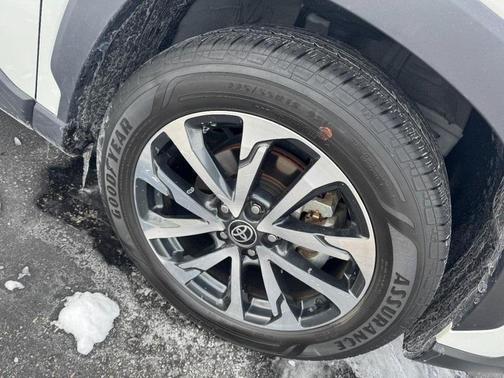 2022 Toyota Corolla Cross XLE