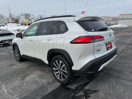2022 Toyota Corolla Cross XLE