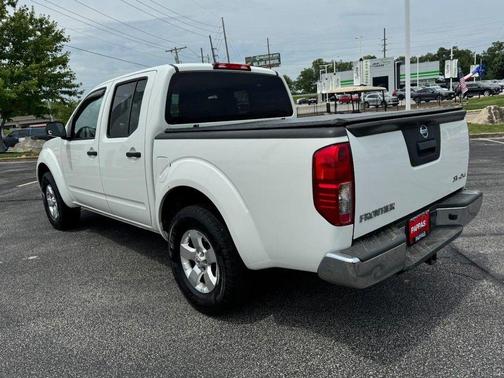 Glacier White 2013 Nissan Frontier SV