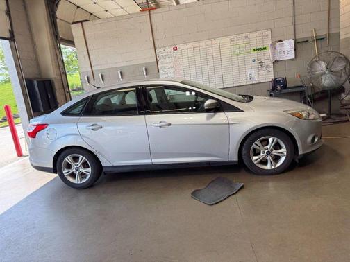 Ingot Silver 2014 Ford Focus SE