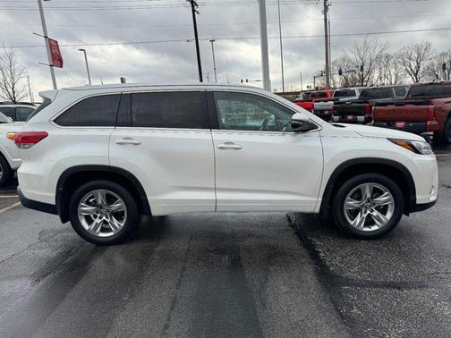 2019 Toyota Highlander 